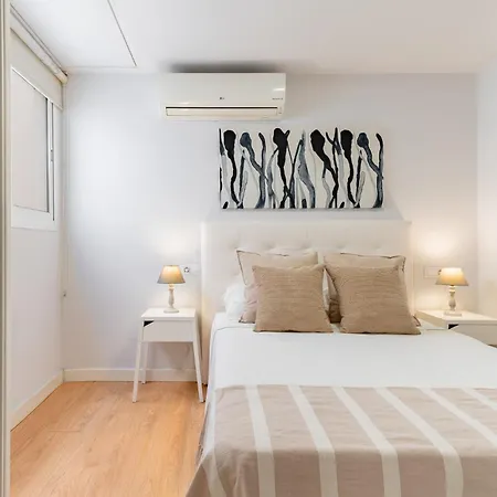 Picasso Duplex Deluxe Apartment *